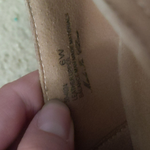 Bella Vita Tan Porter Shooties Heeled Ankle Shoes Size 6W - Picture 13 of 13